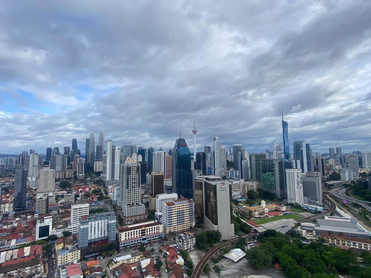 Elevated Horizons Hostel & Infinity Suites Skypool Kuala Lumpur Dış mekan fotoğraf